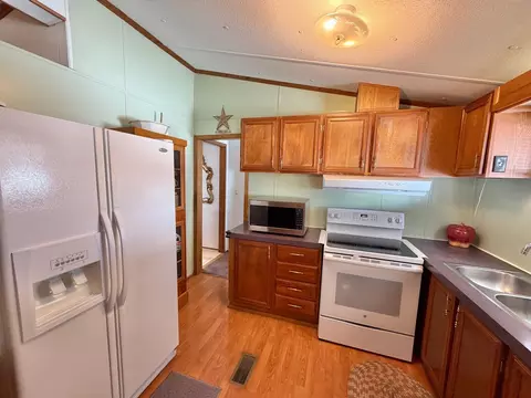 Kitchen - 355 Clover Hill Rd, Ewing, KY 41039 photo 4 of 4