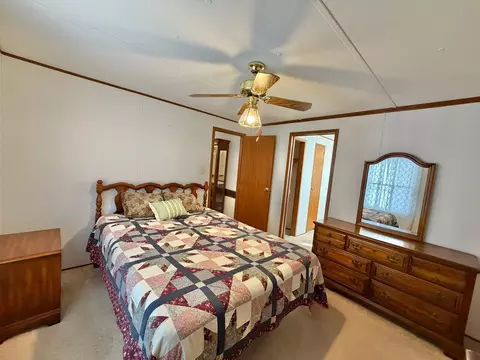 Bedroom - 355 Clover Hill Rd, Ewing, KY 41039 photo 2 of 5