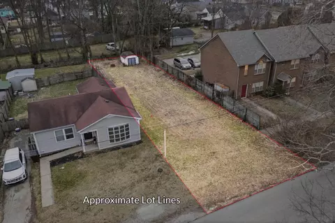217 E Higgins St, Midway, KY 40347 photo 2