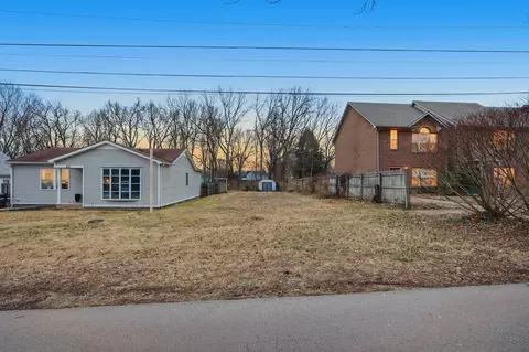 217 E Higgins St, Midway, KY 40347