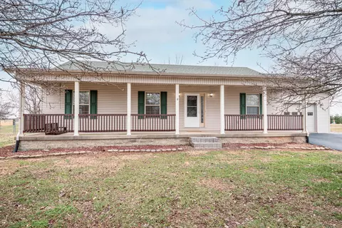 10 Nelson Dr, Hustonville, KY 40437
