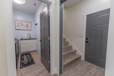 Entry Way - 495 Kentucky 1470, Strunk, KY 42649 photo 4 of 5