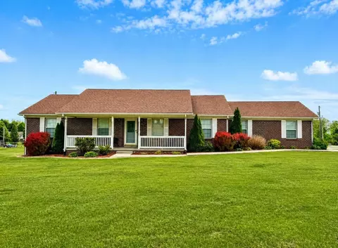 1034 Barker Ln, Berea, KY 40403
