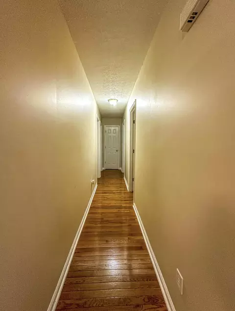 Entry Way - 1034 Barker Ln, Berea, KY 40403 photo 3 of 3