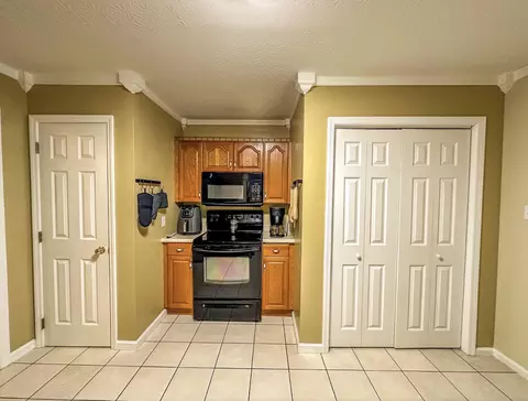 Kitchen - 1034 Barker Ln, Berea, KY 40403 photo 1 of 2
