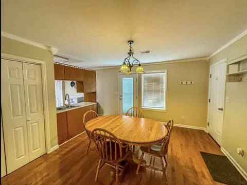 Dining - 1034 Barker Ln, Berea, KY 40403 photo 2 of 3