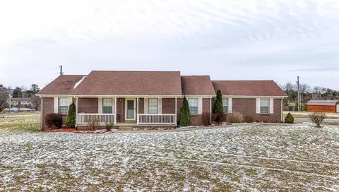 1034 Barker Ln, Berea, KY 40403
