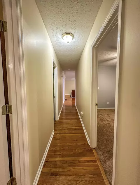Entry Way - 1034 Barker Ln, Berea, KY 40403 photo 2 of 3