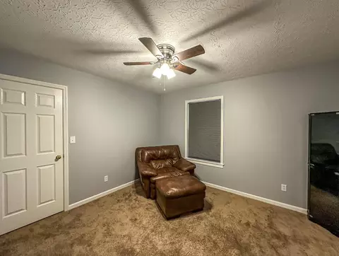 Bedroom - 1034 Barker Ln, Berea, KY 40403 photo 4 of 5