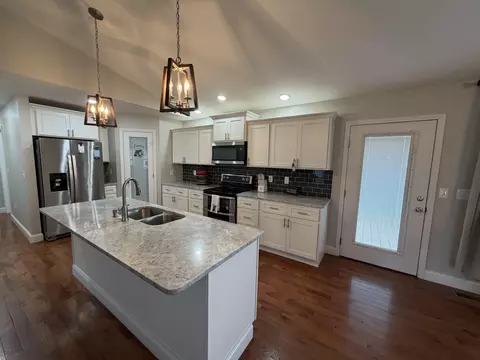 Kitchen - 401 Landen Dr, Corbin, KY 40701 photo 1 of 4