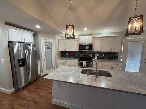 Kitchen - 401 Landen Dr, Corbin, KY 40701 photo 2 of 4