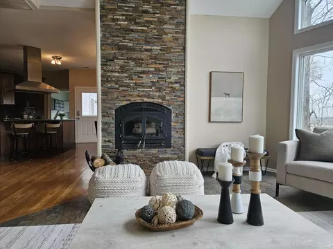 Living - 706 Hunter Dr, Lancaster, KY 40444 photo 3 of 14