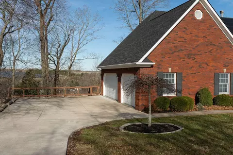 Other - 706 Hunter Dr, Lancaster, KY 40444 photo 1 of 33
