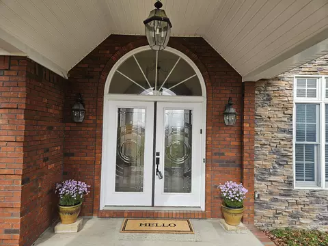 Entry Way - 706 Hunter Dr, Lancaster, KY 40444 photo 2 of 16