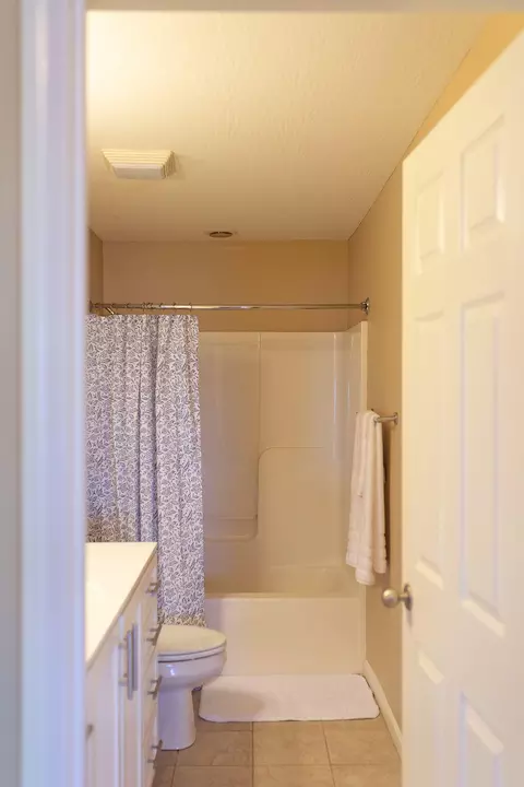 Bath - 706 Hunter Dr, Lancaster, KY 40444 photo 9 of 9