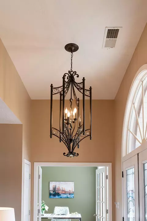 Entry Way - 706 Hunter Dr, Lancaster, KY 40444 photo 7 of 16