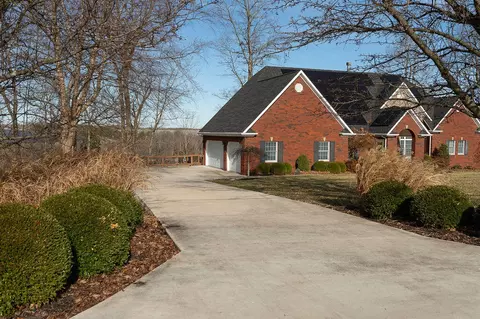 Exterior - 706 Hunter Dr, Lancaster, KY 40444 photo 32 of 35