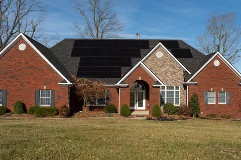 Exterior - 706 Hunter Dr, Lancaster, KY 40444 photo 4 of 35