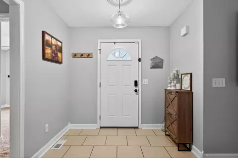 Entry Way - 214 Sturbridge Dr, Georgetown, KY 40324 photo 1 of 3