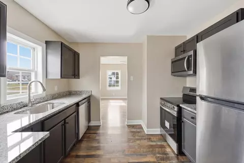 Kitchen - 118 Maple St, Berea, KY 40403 photo 2 of 3