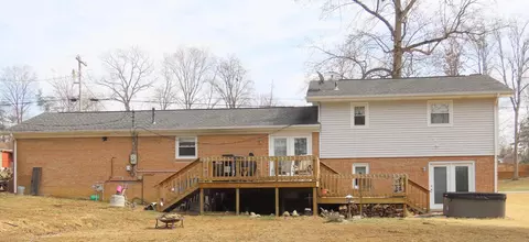 Exterior - 411 Ruffian Trl, Corbin, KY 40701 photo 4 of 7