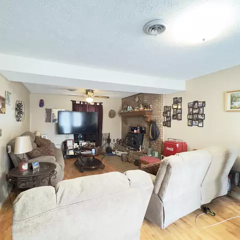 Living - 411 Ruffian Trl, Corbin, KY 40701 photo 1 of 3