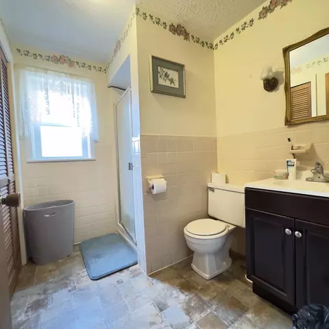 Bath - 411 Ruffian Trl, Corbin, KY 40701 photo 3 of 3