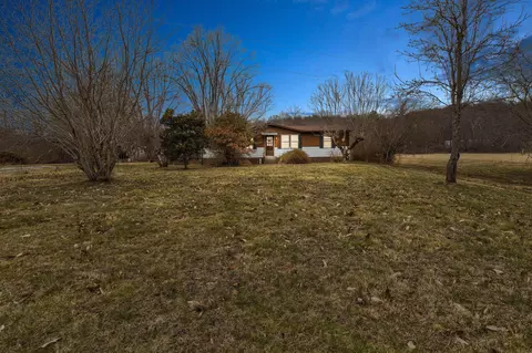 8340 Levee Rd, Jeffersonville, KY 40337