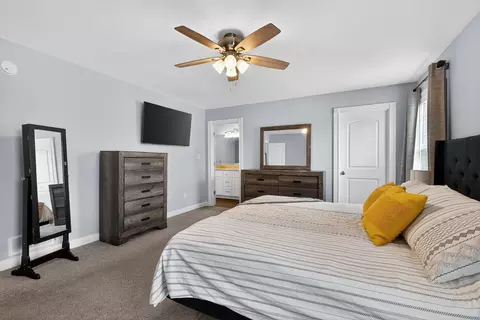 Bedroom - 73 Lee Dr, Lancaster, KY 40444 photo 2 of 3