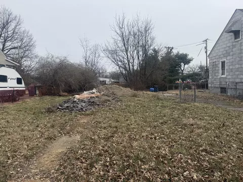 1030 Meadow Ln, Lexington, KY 40505