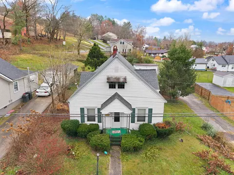 104 Ann St, Irvine, KY 40336