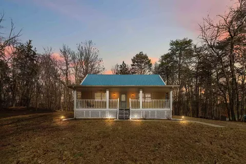 721 Valley View Dr, Burnside, KY 42519