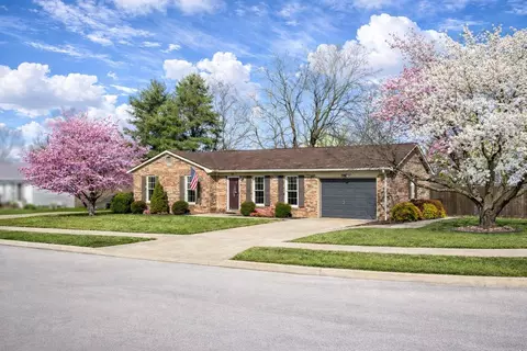 201 Normandy Cir, Versailles, KY 40383