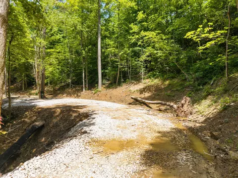 131 High Ridge Rd, Campton, KY 41301