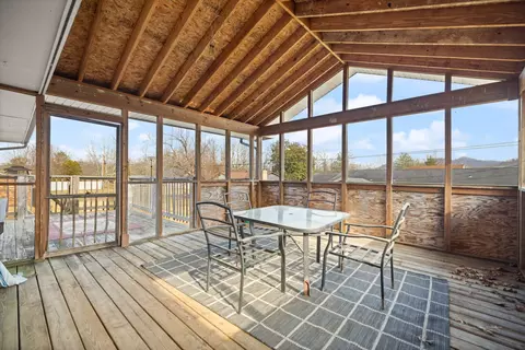 Exterior - 224 Circle Dr, Morehead, KY 40351 photo 10 of 13