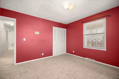 Bedroom - 224 Circle Dr, Morehead, KY 40351 photo 8 of 14