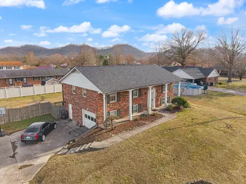 View/Area - 224 Circle Dr, Morehead, KY 40351 photo 1 of 22