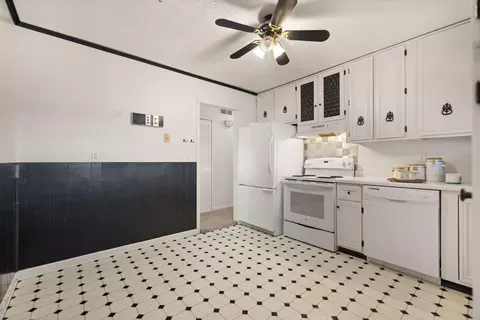 Kitchen - 224 Circle Dr, Morehead, KY 40351 photo 4 of 5