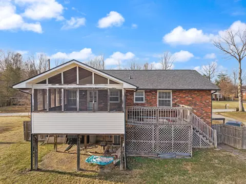Exterior - 224 Circle Dr, Morehead, KY 40351 photo 8 of 13