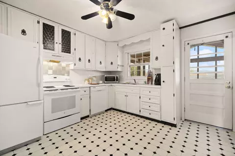 Kitchen - 224 Circle Dr, Morehead, KY 40351 photo 1 of 5