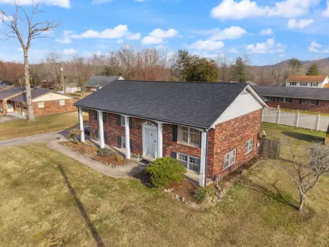 View/Area - 224 Circle Dr, Morehead, KY 40351 photo 3 of 22