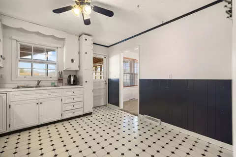 Kitchen - 224 Circle Dr, Morehead, KY 40351 photo 3 of 5
