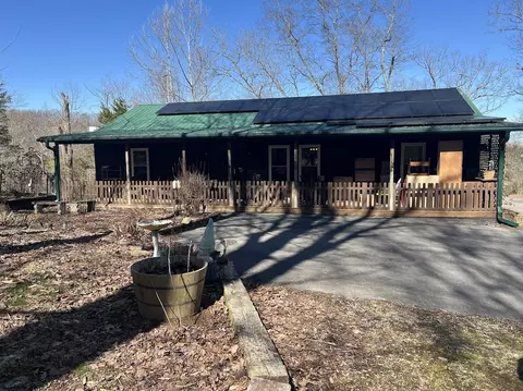 215 Old Log Lick Rd, Winchester, KY 40391
