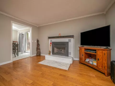 Living - 7635 E Us 60, Morehead, KY 40351 photo 4 of 8