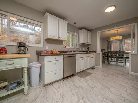 Kitchen - 7635 E Us 60, Morehead, KY 40351 photo 1 of 4