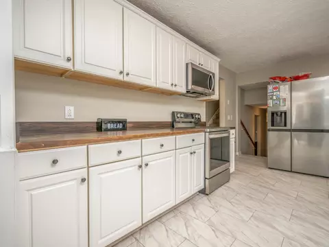 Kitchen - 7635 E Us 60, Morehead, KY 40351 photo 3 of 4