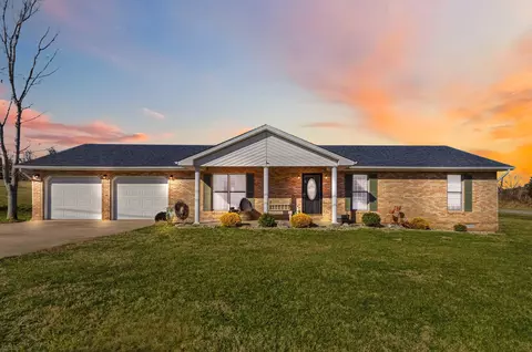 27 Country Acres Dr, Somerset, KY 42503