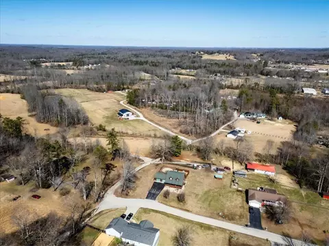 View/Area - 210 Cox Smith Ln, Corbin, KY 40701 photo 5 of 8