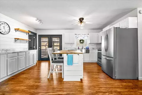 Kitchen - 210 Cox Smith Ln, Corbin, KY 40701 photo 1 of 7
