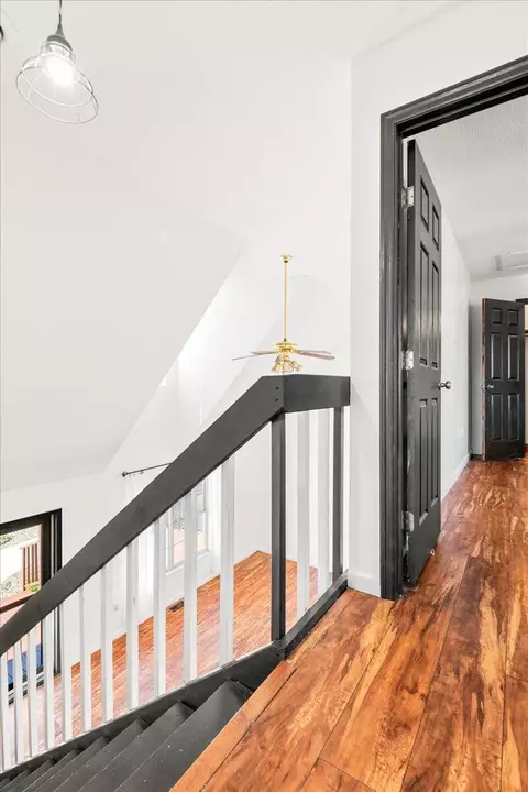 Entry Way - 210 Cox Smith Ln, Corbin, KY 40701 photo 8 of 8